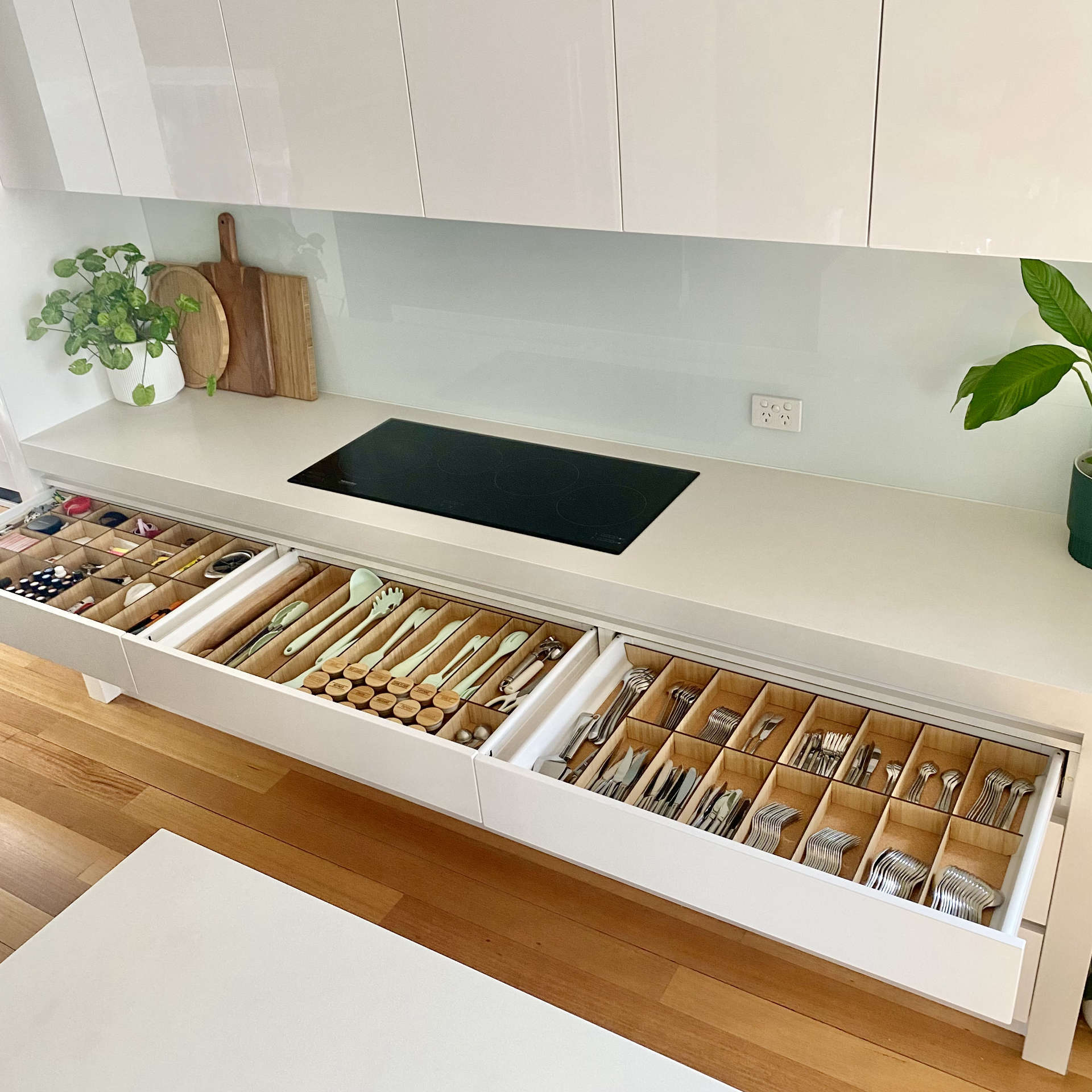 tidy.af Bamboo Drawer Dividers & Cork Drawer Liners - Custom Made